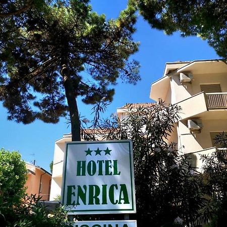 Hotel Enrica แชร์เวีย ภายนอก รูปภาพ