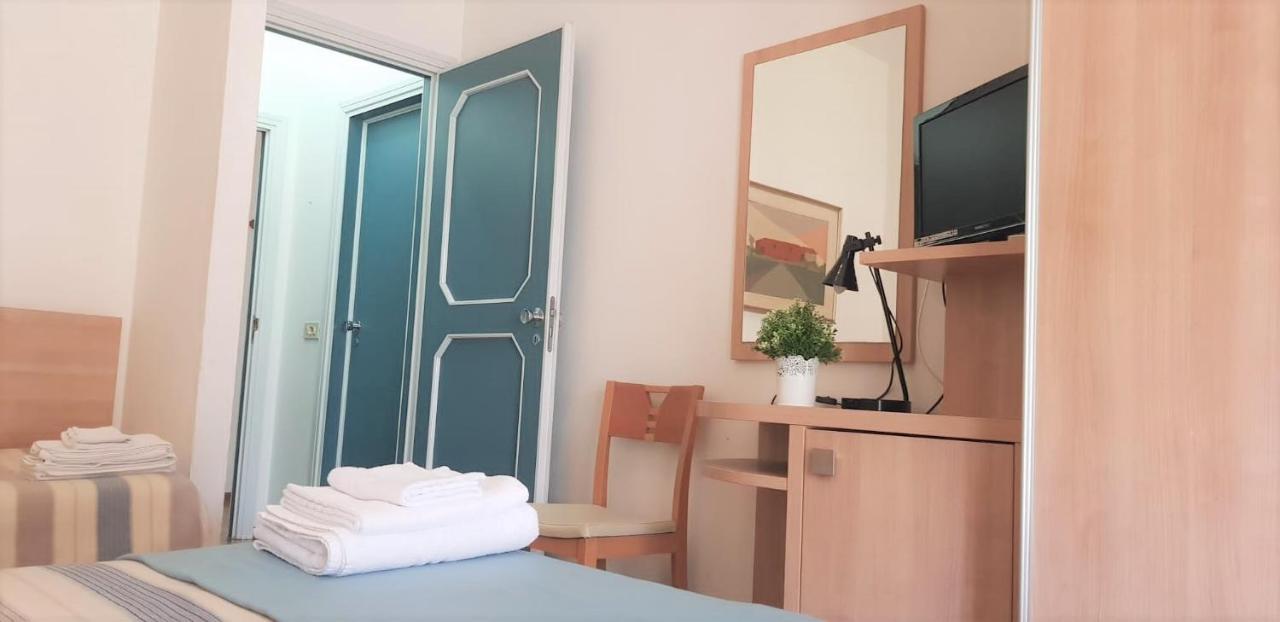 Hotel Enrica แชร์เวีย ภายนอก รูปภาพ