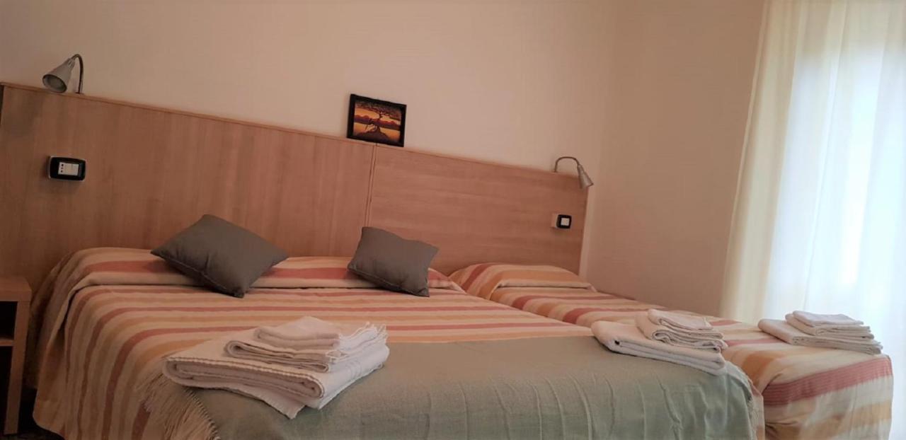 Hotel Enrica แชร์เวีย ภายนอก รูปภาพ