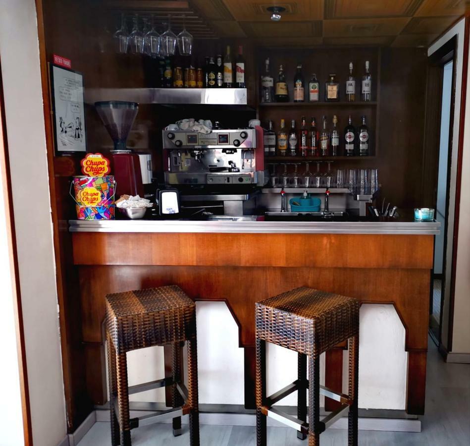 Hotel Enrica แชร์เวีย ภายนอก รูปภาพ